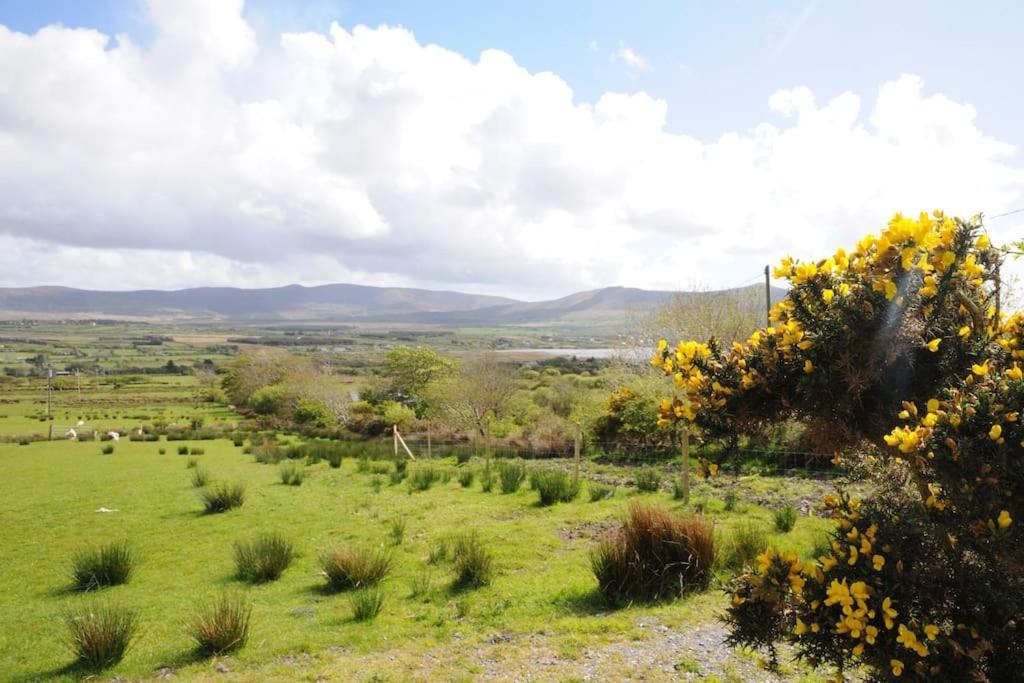 Cottage Skelligs Coast, Ring Of Kerry Cahersiveen Exterior photo